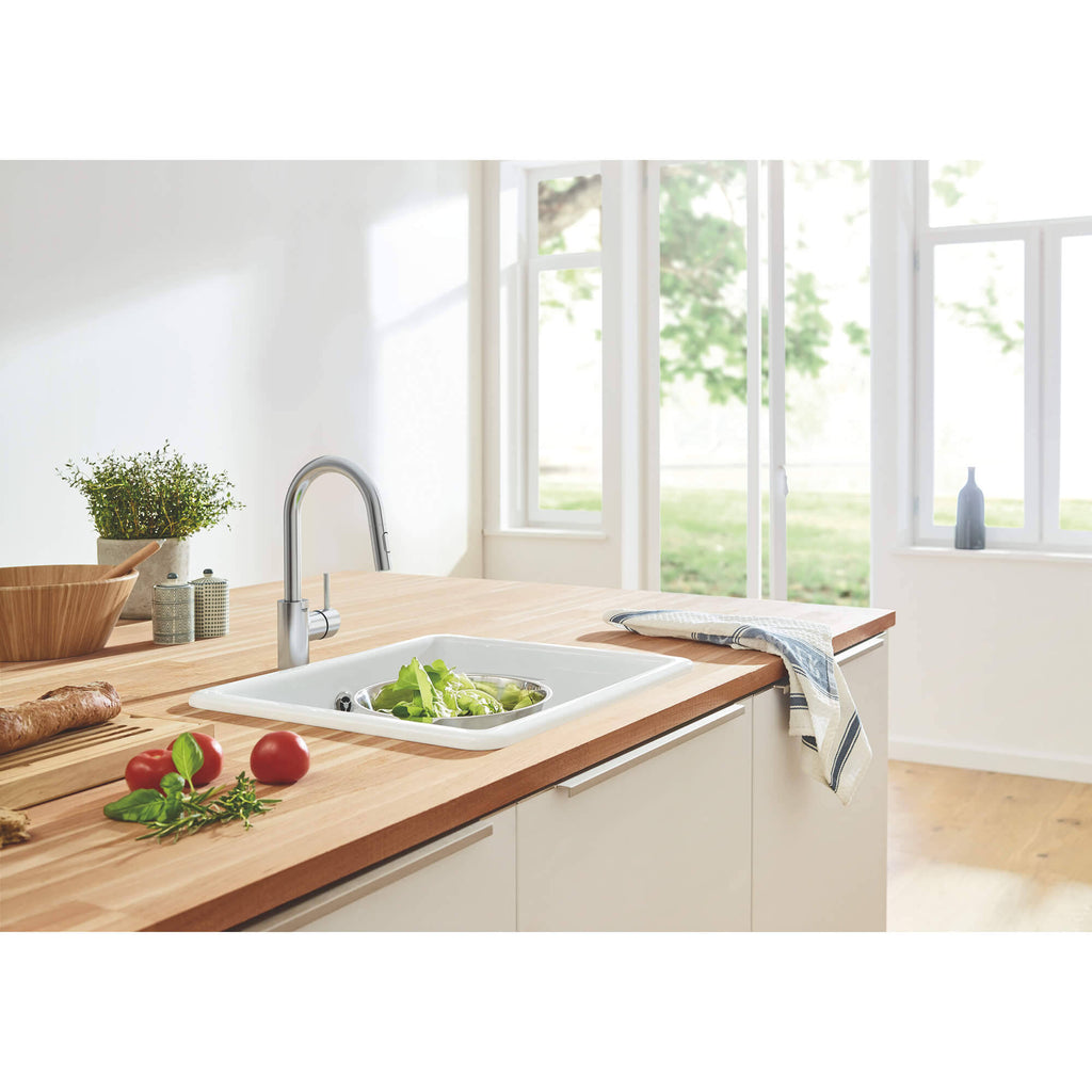 Single-Handle Kitchen Faucet in SuperSteel O17976