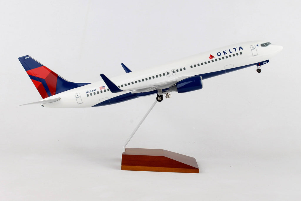 Delta 737-800 1/100 with Gear and Wood Stand T913