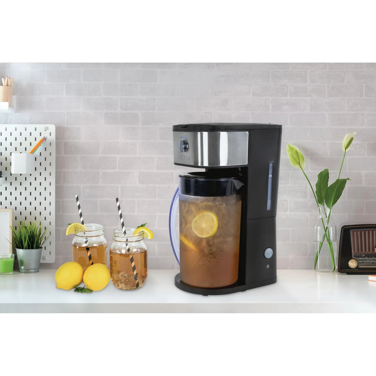 Black 2.5 Qt Iced Tea Maker P162