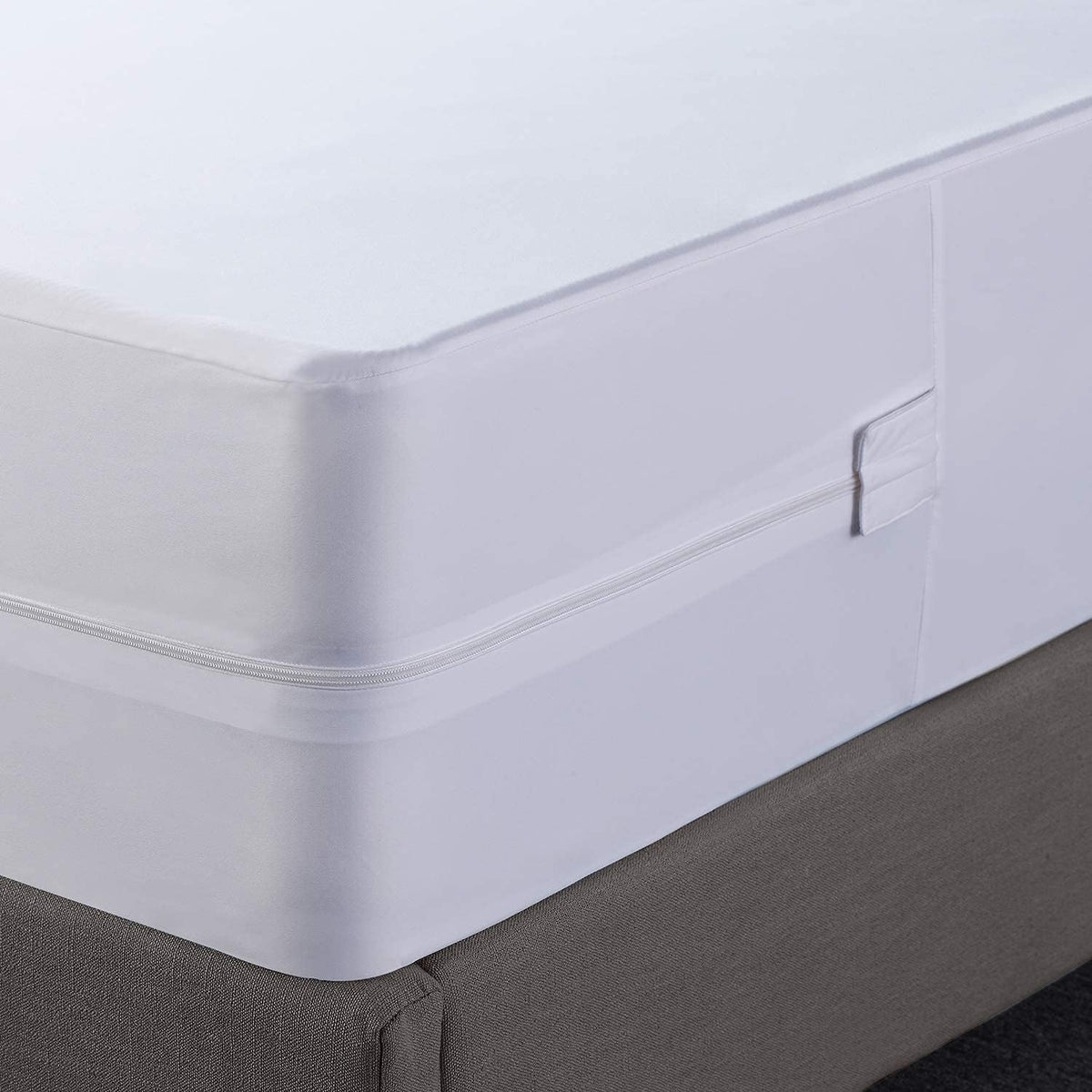 Twin XL 100% Waterproof Zippered Mattress Encasement F606236