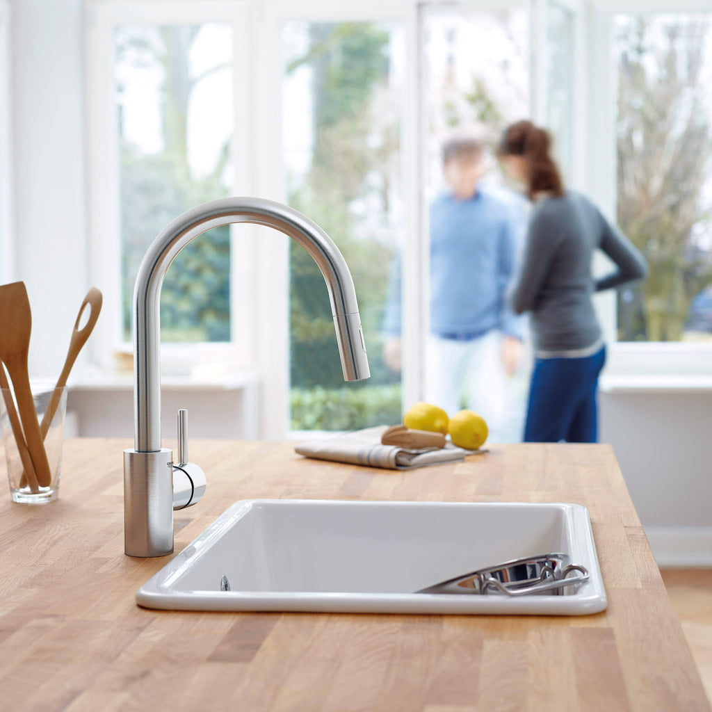 Single-Handle Kitchen Faucet in SuperSteel O17976
