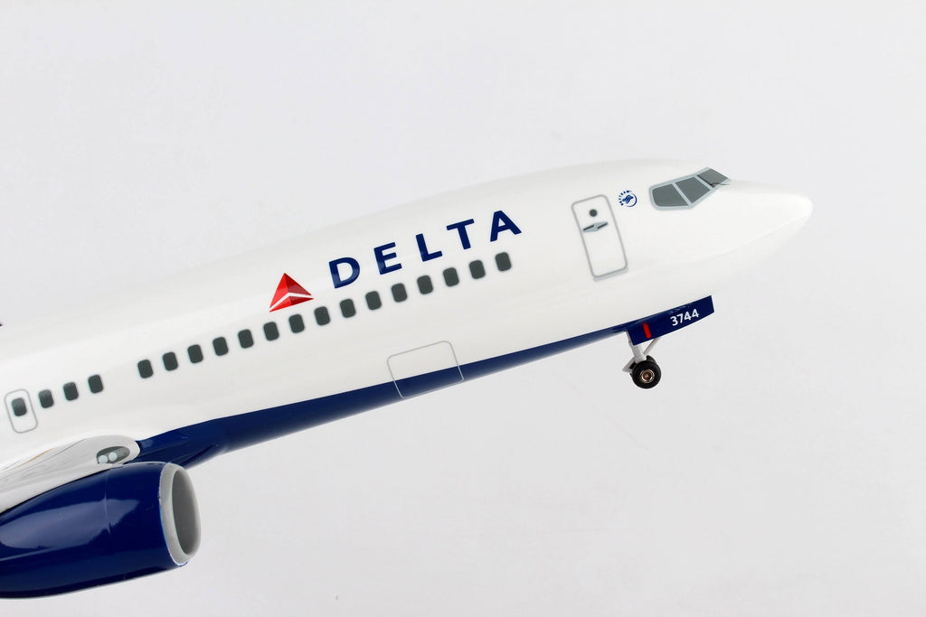 Delta 737-800 1/100 with Gear and Wood Stand T913