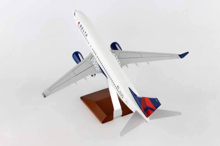 Delta 737-800 1/100 with Gear and Wood Stand T913
