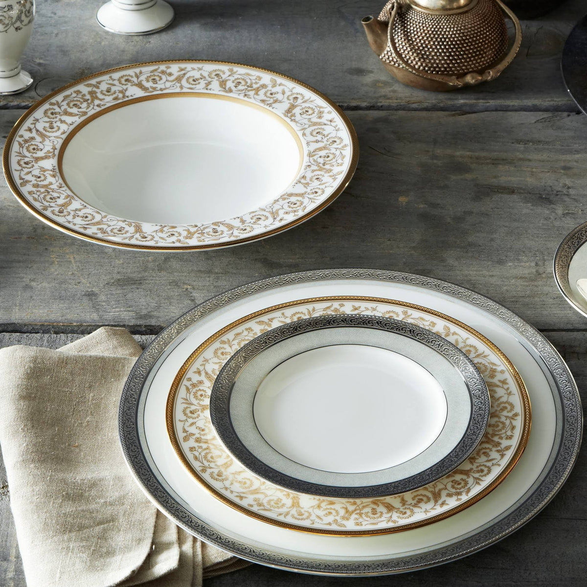 White 14-inch Oval Platter T231797