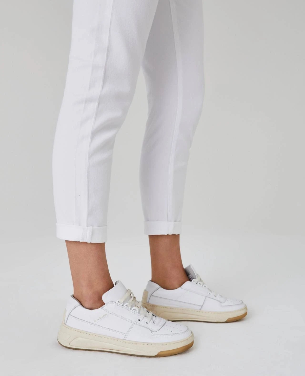 White 28 G1157