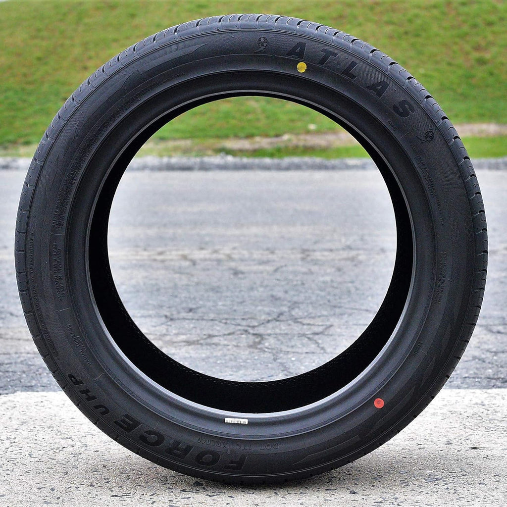 285/40R22 All-Season Performance Radial Tire H657280