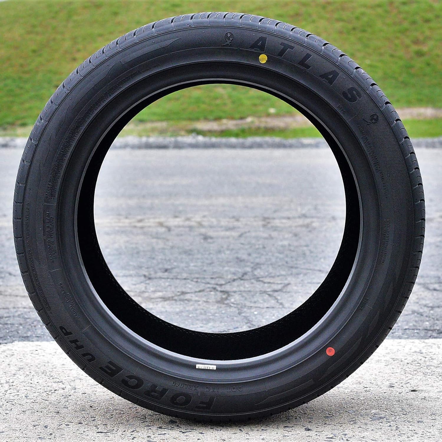 285/40R22 All-Season Performance Radial Tire H657280