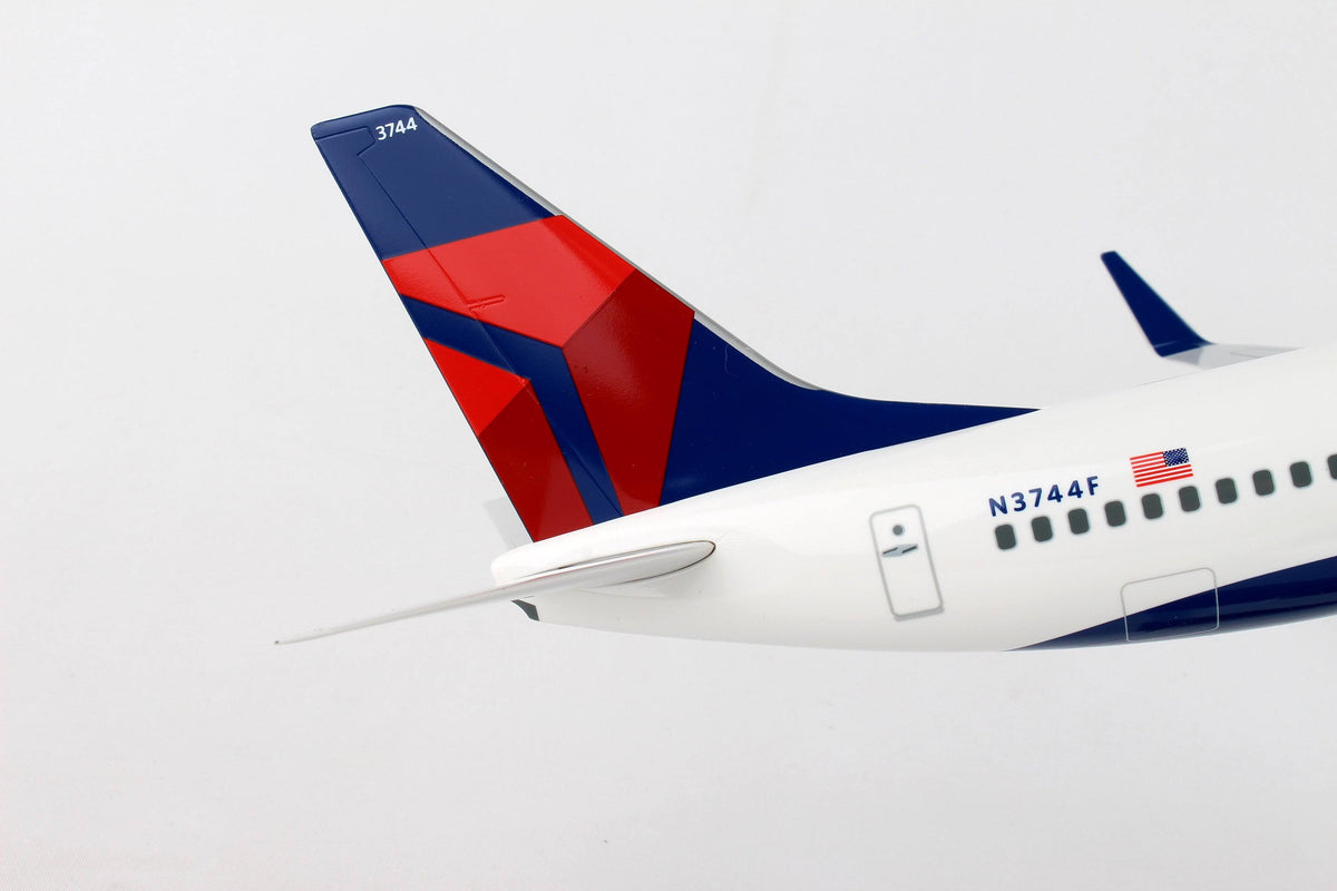 Delta 737-800 1/100 with Gear and Wood Stand T913