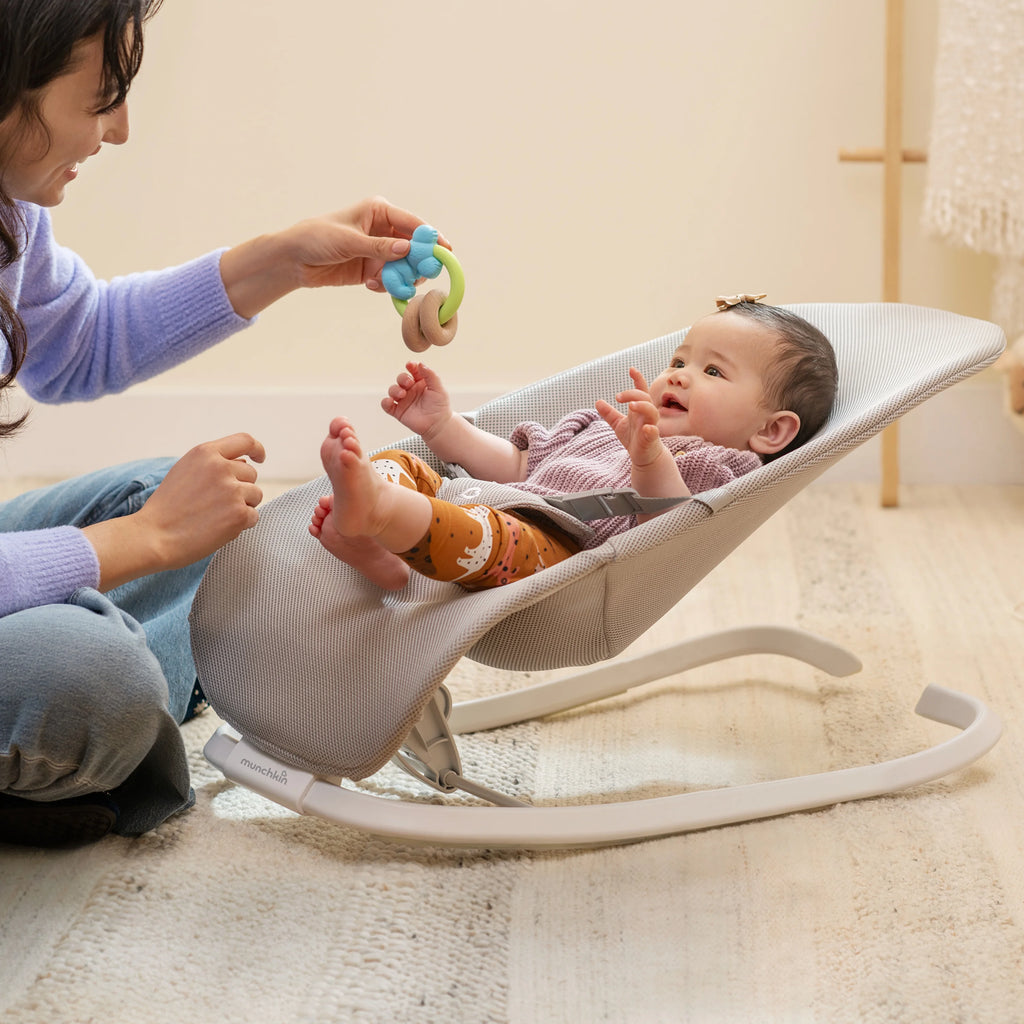 2-in-1 Baby Bouncer & Rocker, Lightweight & Compact W9759