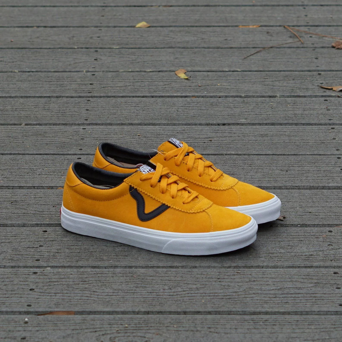 Cadmium Yellow True White Sport Shoes T20506