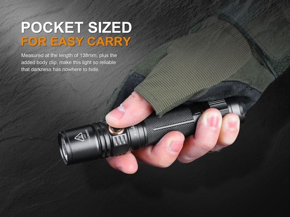1000 Lumen Flashlight with USB Rechargeable Battery & Carry Case J5073